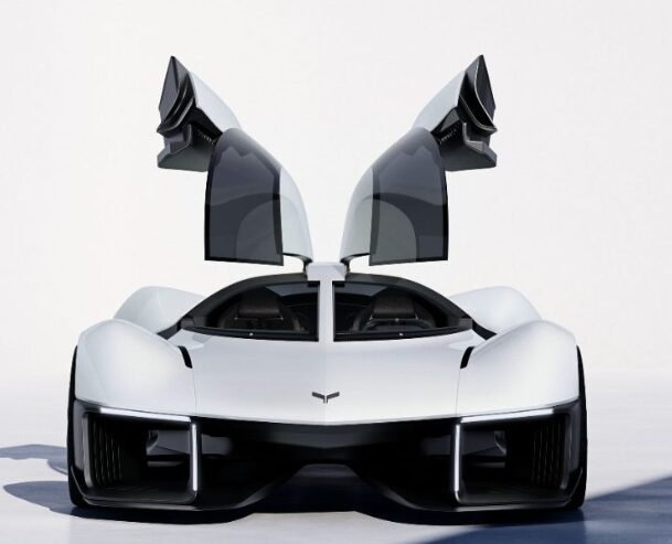 El diseño del nuevo Chevrolet Corvette eléctrico es super moderno, con cara de avión de caza. Tiene entradas de aire gigantes, ruedas enormes y puertas que se abren hacia arriba, tipo ala de gaviota. Foto: Reproducción/ GM