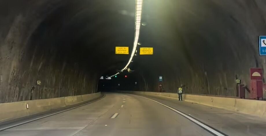 Túnel T3/4, más temido do Brasil. estrutura fica na Tamoios, entre o litoral norte e o Vale do Paraíba. (Imagem: Reprodução/Redes Sociais)