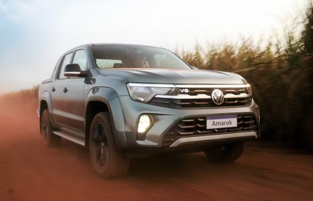 Cultuado motor V6 da atual Volkswagen Amarok deve dar lugar a uma motorização inédita a diesel e outra híbrida flex. (Imagem: Divulgação/ Volkswagen)