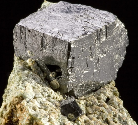 Las perovskitas son materiales que pueden transformar la luz solar en energía de manera muy eficiente. Son ligeras, flexibles y pueden ser utilizadas en ropa y objetos cotidianos para generar electricidad.