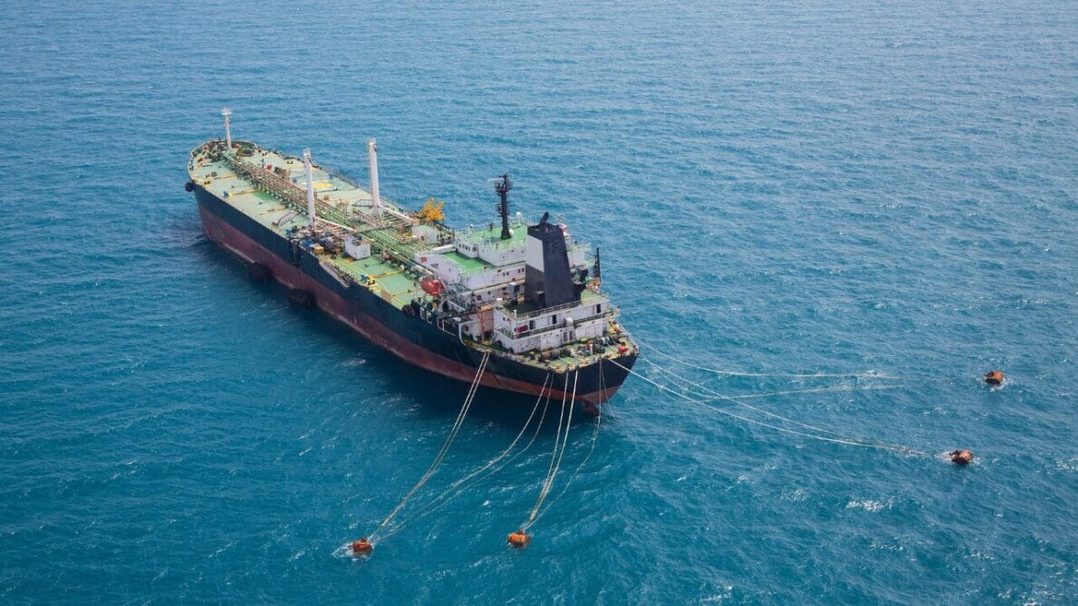 Karoon Energy avança na Bacia de Santos com o campo Neon, projeta início da produção em 2029 e busca parceiro para viabilizar investimento.