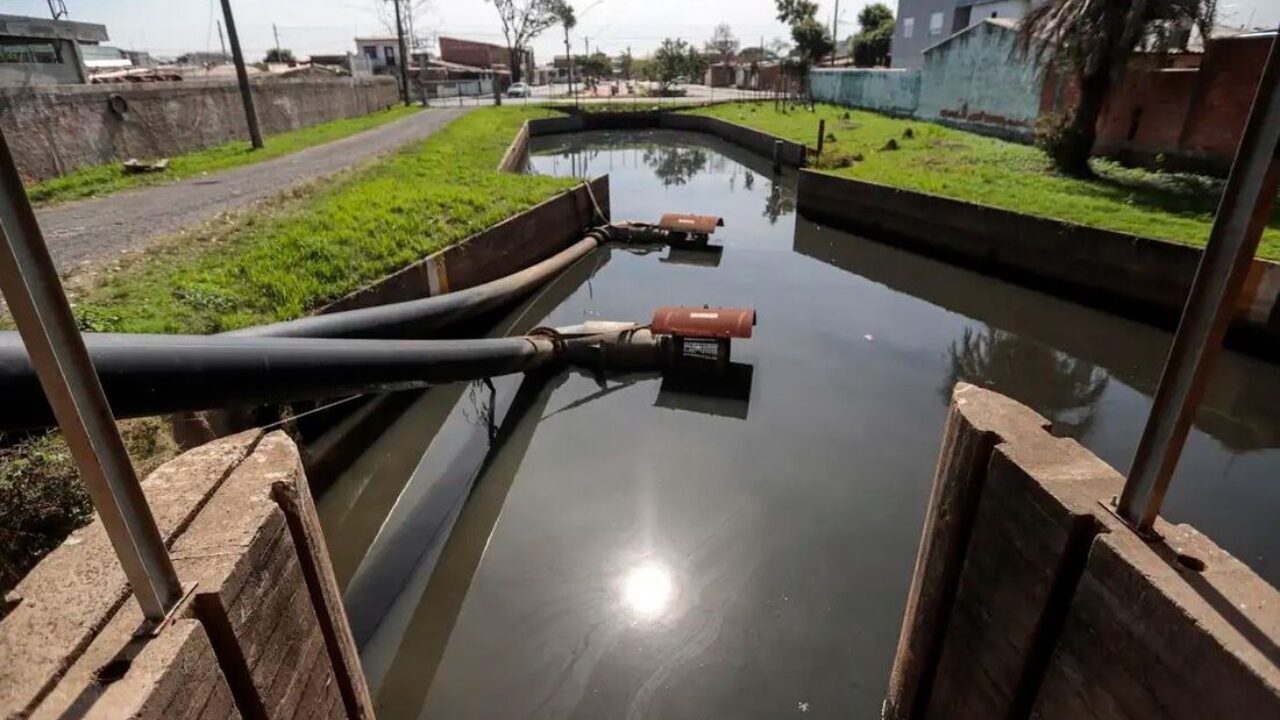 Após um ano das enchentes no Rio Grande do Sul, recursos de R$ 6,5 bilhões para obras de prevenção estão parados.