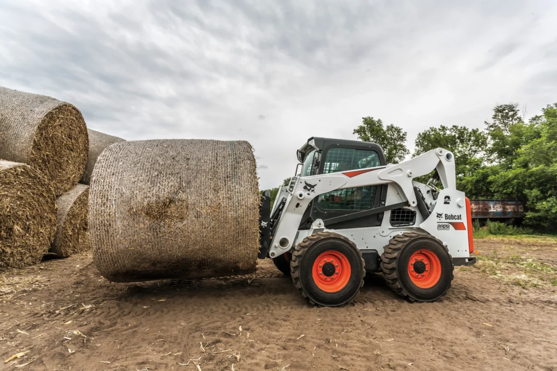 La Bobcat, la herramienta que cambió las obras en el mundo entero y que comenzó como un 'quebra-galho' para un agricultor