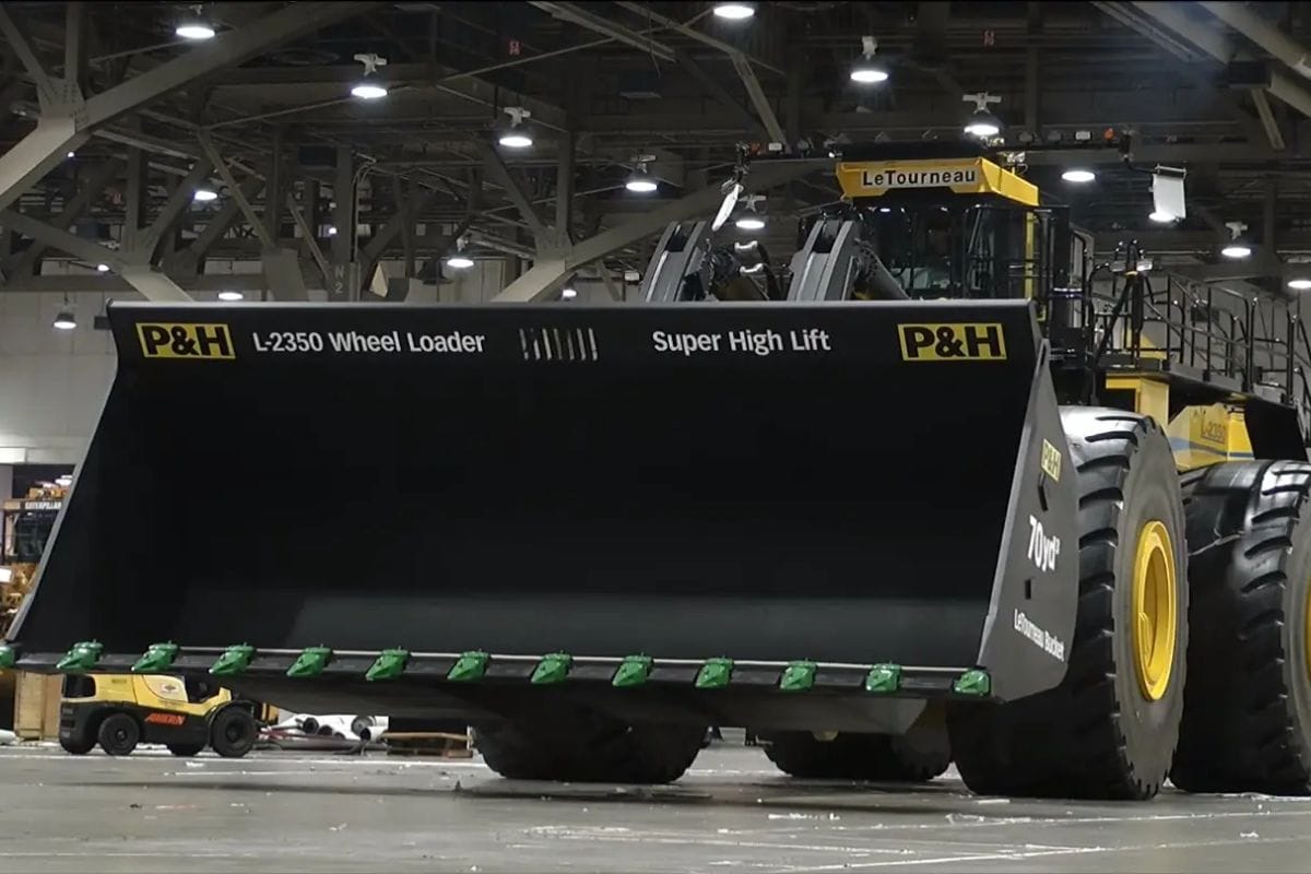 Pá carregadeira LeTourneau L-2350: A maior do mundo! Levanta 72t, tem pneus de 4m e tecnologia de ponta. Conheça este titã da mineração