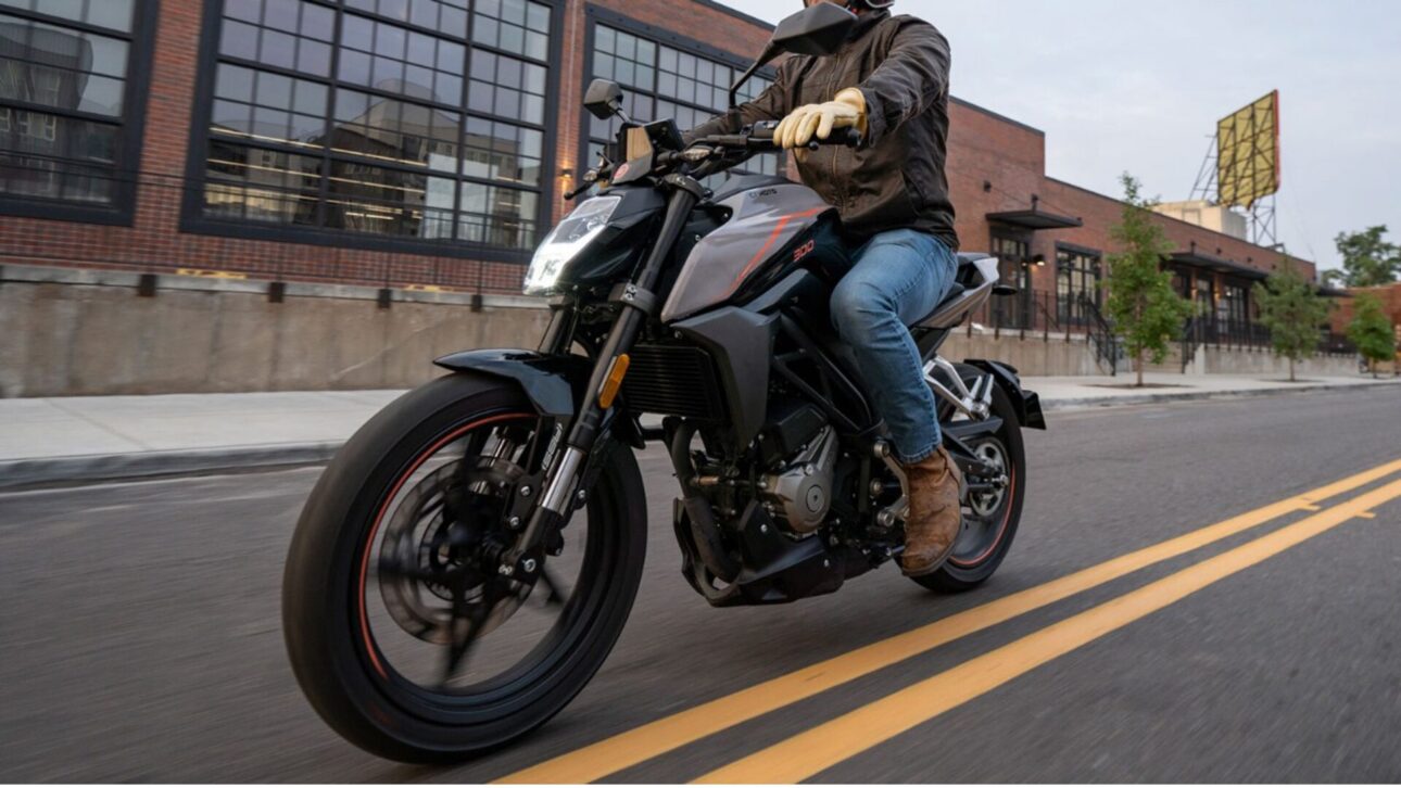 CFMoto - 300NK - moto