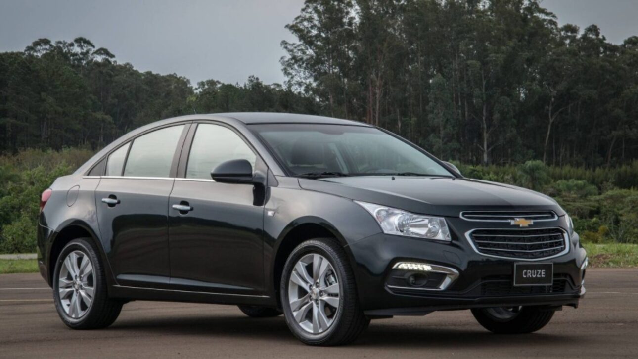 cruze - chevrolet - carro usado - sedã
