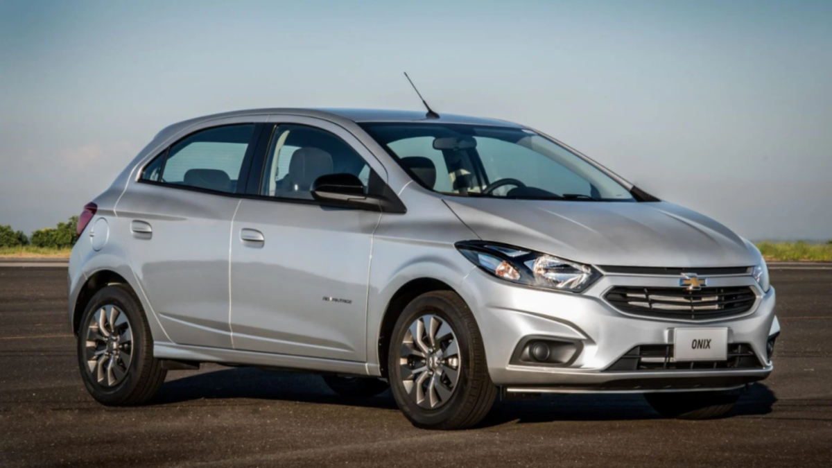 Onix, Coches, Conductores