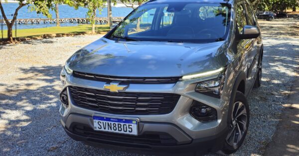 Chevrolet Spin 2026 com motor 1.8 e consumo de até 13,2 km/l ganha versão por R$ 104 mil — mais barata que o Onix