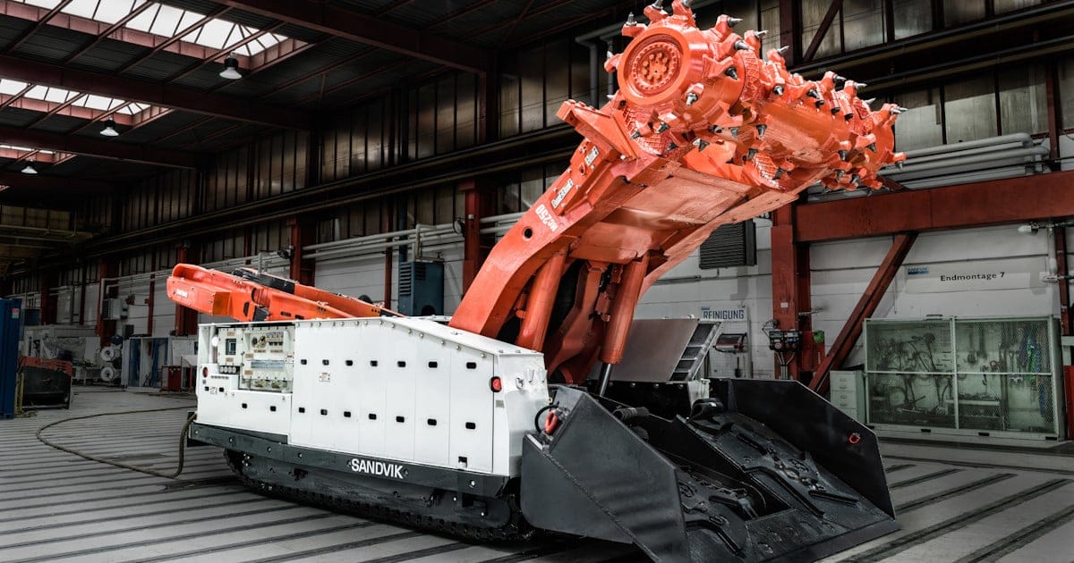 Conozca el 'Tatú Mecánico' la máquina que excava carbón y mineral sin parar! Descubra cómo funciona, sus tipos y el futuro de esta gigante de la minería subterránea