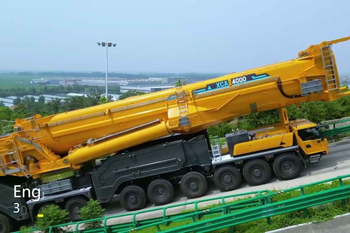 Conheça o XCMG XCA4000, o maior guindaste sobre rodas do mundo! Com 4.000t de capacidade, é crucial para instalar turbinas eólicas gigantes