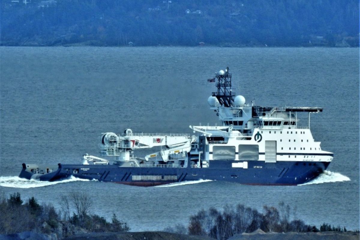 Island Victory: confirmado o rebocador mais forte do mundo! ⚓ Com 477t de tração, move as maiores plataformas.