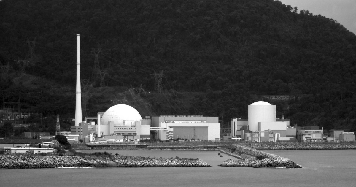 Descubre el histórico acuerdo nuclear Brasil-Alemania de 1975. Detalles del pacto, la ambición por la autonomía, el "plan secreto" de la bomba y su legado complejo.
