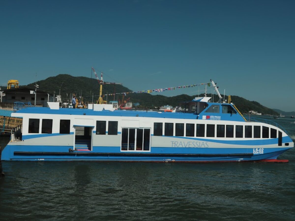 Com investimento de R$ 20,8 milhões, o Governo de São Paulo entrega três embarcações reformadas para reforçar as travessias litorâneas entre Santos e Guarujá, ampliando segurança e conforto.