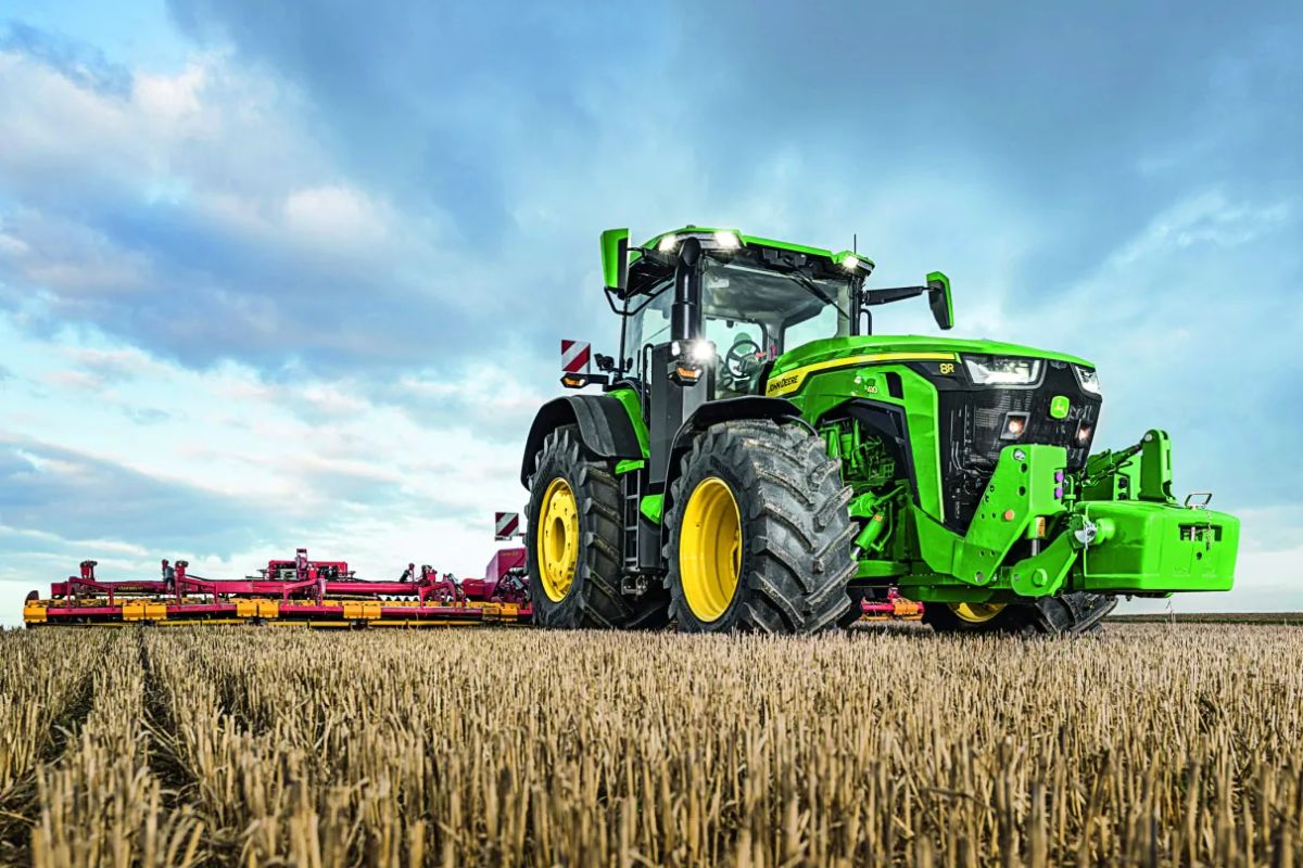 Trabalho 24/7 sem operador no campo! 🌾 Tratores autônomos (atuais a diesel) abrem caminho para o trator elétrico autônomo.