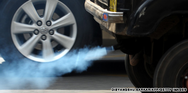 ¿Motor humeante? Un especialista explica el significado del humo blanco, azul o negro en el escape!