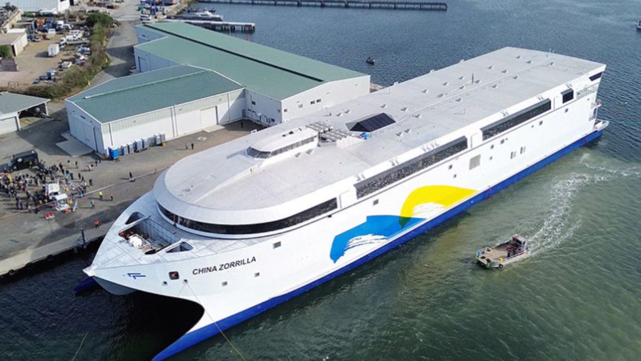 Maior navio elétrico do mundo terá energia de 487 Teslas e espaço maior que cinco quadras de esporte