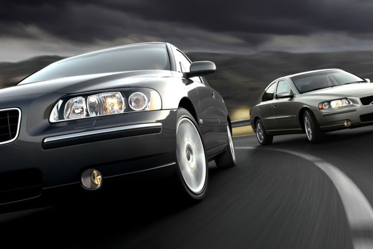 Motorista "Tranca-Esquerda": O Que Fazer Quando Não Dão Passagem?