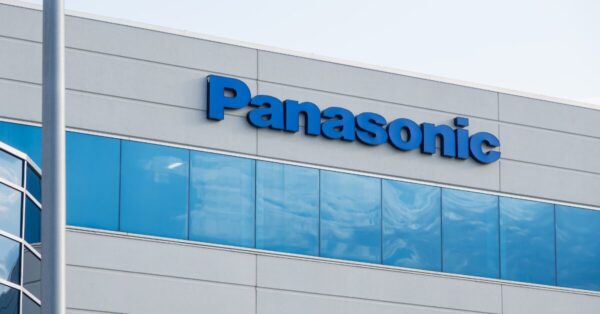 Panasonic anuncia demissão de 10 mil funcionários até o fim do ano fiscal. Entenda o que levou a multinacional japonesa a fazer demissões em massa em diversos países.