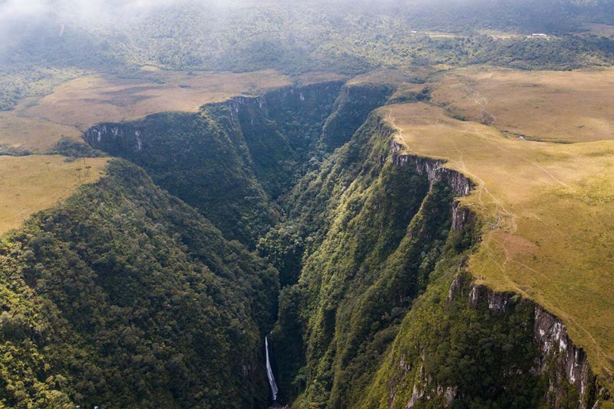 Cânion brasileiro "esquecido" tão PROFUNDO quanto o Grand Canyon?