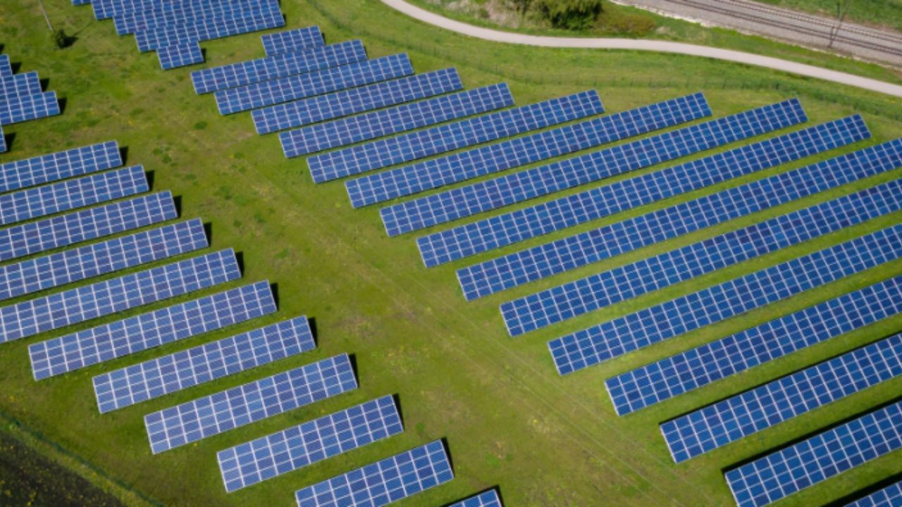 O papel da energia solar no caminho do Brasil para uma transição energética eficaz entre desafios e oportunidades