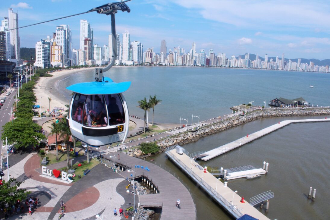 PR y SC crecen, pero enfrentan alertas de crisis sin precedentes, entiende los desafíos y los riesgos para el futuro de los estados