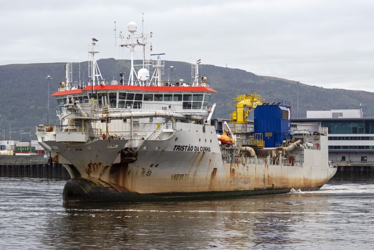 Ilha, Ilha habitada, Tristão da Cunha
