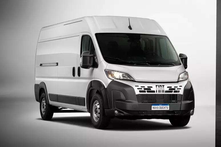Fiat Ducato 2026 llega con motor 2.2 turbodiésel, diseño renovado, hasta 13m³ de carga y conectividad inédita para revolucionar el transporte comercial.