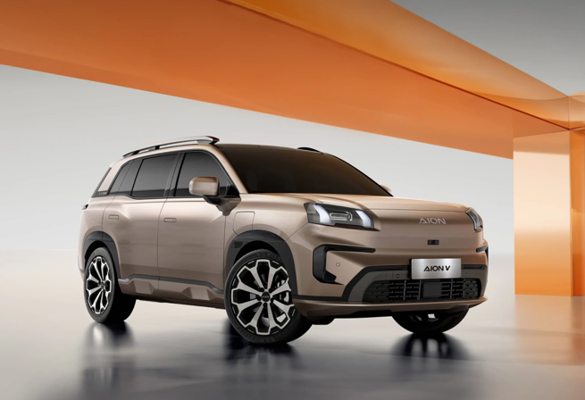 Este SUV eléctrico de porte mediano, el Aion V, destaca por su autonomía de 389 km (Inmetro) y recarga rápida. Equipado con motor de 204 cv, el modelo también cuenta con un paquete completo de tecnologías de asistencia. Foto: Divulgação