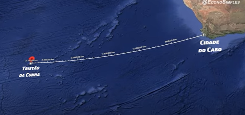 La Ciudad del Cabo, en Sudáfrica, funciona como el principal puerto de conexión para Tristão da Cunha, siendo el punto de partida para los barcos que llevan suministros y pasajeros.
