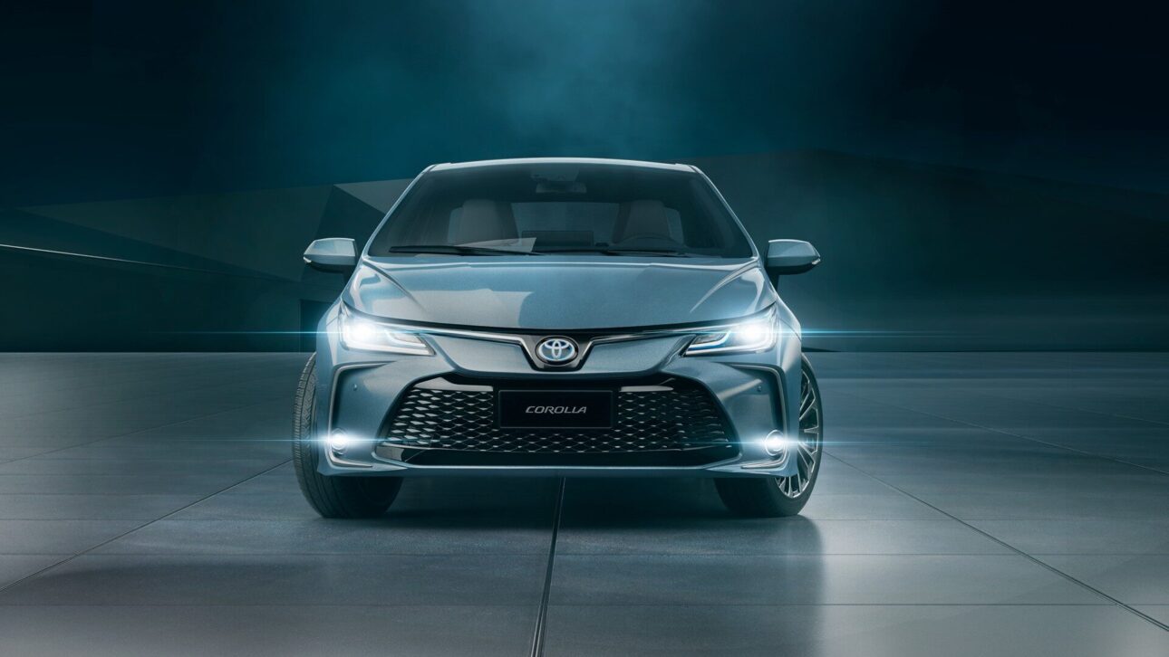 La Toyota Lanza La Versión GLi Hybrid Del Corolla, Más Asequible Y Eficiente, Para Competir Con El BYD King En El Mercado De Sedanes Híbridos. (Imagen/ Reproducción)