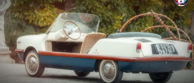 La sonrisa del verano sobre ruedas, donde la simplicidad encontró el puro encanto mediterráneo. Foto: Canal Motor Mente Curiosa