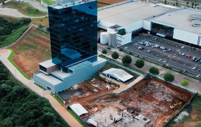 La Tree Tower se encuentra en Guarapuava, en Paraná, dentro de la Ciudad de los Lagos, un barrio planificado con infraestructura completa. La región tiene acceso fácil por las BRs 277 y 373, conectando rápidamente a ciudades como Curitiba, Maringá y Foz do Iguaçu.
