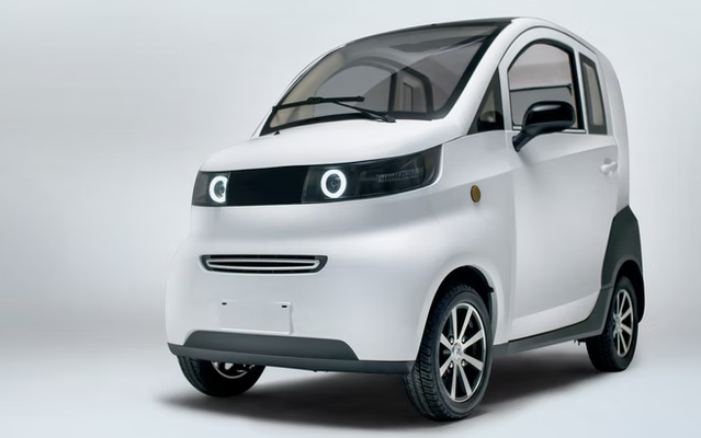 El Ark Zero es un microcoche eléctrico europeo ultracompacto y de bajo costo para dos personas, ideal para trayectos urbanos cortos, pero con autonomía limitada.