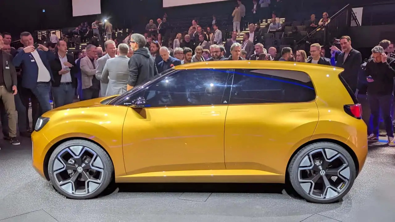 Volkswagen Acelera Lanzamiento del ID.1 para Enfrentar BYD Dolphin Mini, Apostando en Agilidad, IA y Precio Accesible en el Mercado de Eléctricos.