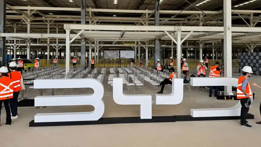 BYD anuncia inicio de la producción de vehículos en Brasil en 2025, con fábrica en Camaçari que promete transformar el mercado de coches eléctricos en el país. (Imagen: Motor1)