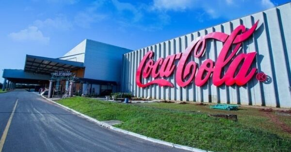 Coca-Cola escolherá Uberlândia como sede de sua fábrica mais moderna, com investimentos de R$ 1,5 bilhão e foco em inovação e sustentabilidade.