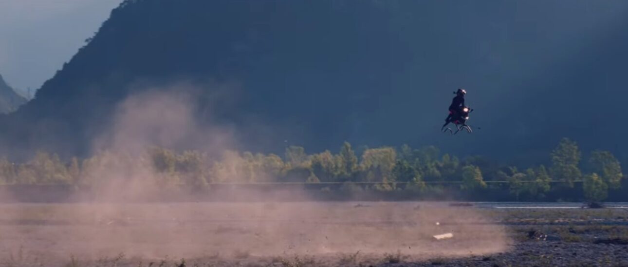 ¡Conoce la moto voladora inspirada en Star Wars! La Airbike promete revolucionar la movilidad urbana, pero ¿está realmente lista para el futuro?