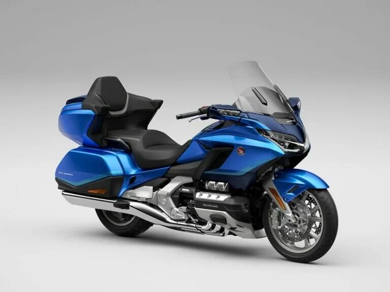Honda Gold Wing 2025, con su motor de 1.833 cc, redefine el segmento de motos de turismo, ofreciendo potencia, confort e innovación como nunca antes.
