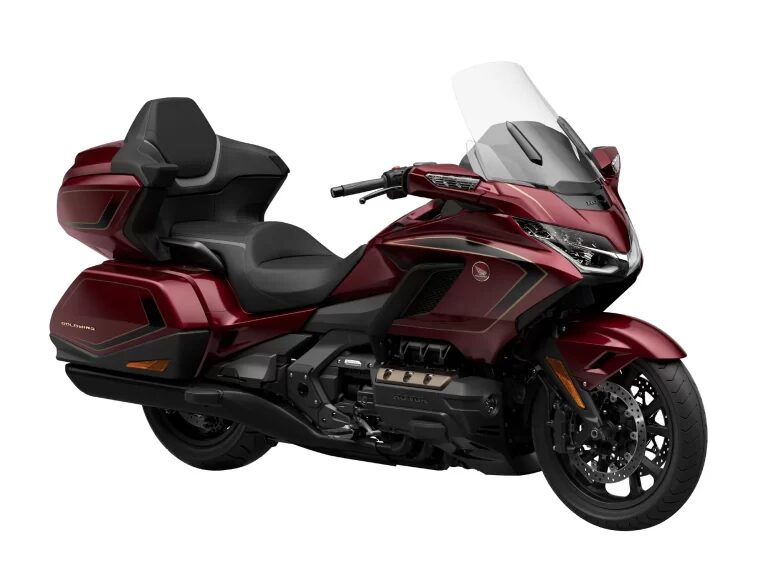 Honda Gold Wing 2025, con su motor de 1.833 cc, redefine el segmento de motos de turismo, ofreciendo potencia, confort e innovación como nunca antes.