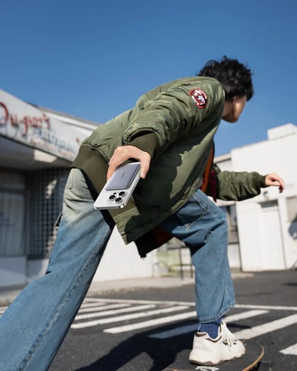 Power bank magnético ultradelgado de Baseus ofrece potencia y portabilidad impresionantes, redefiniendo la experiencia de carga.