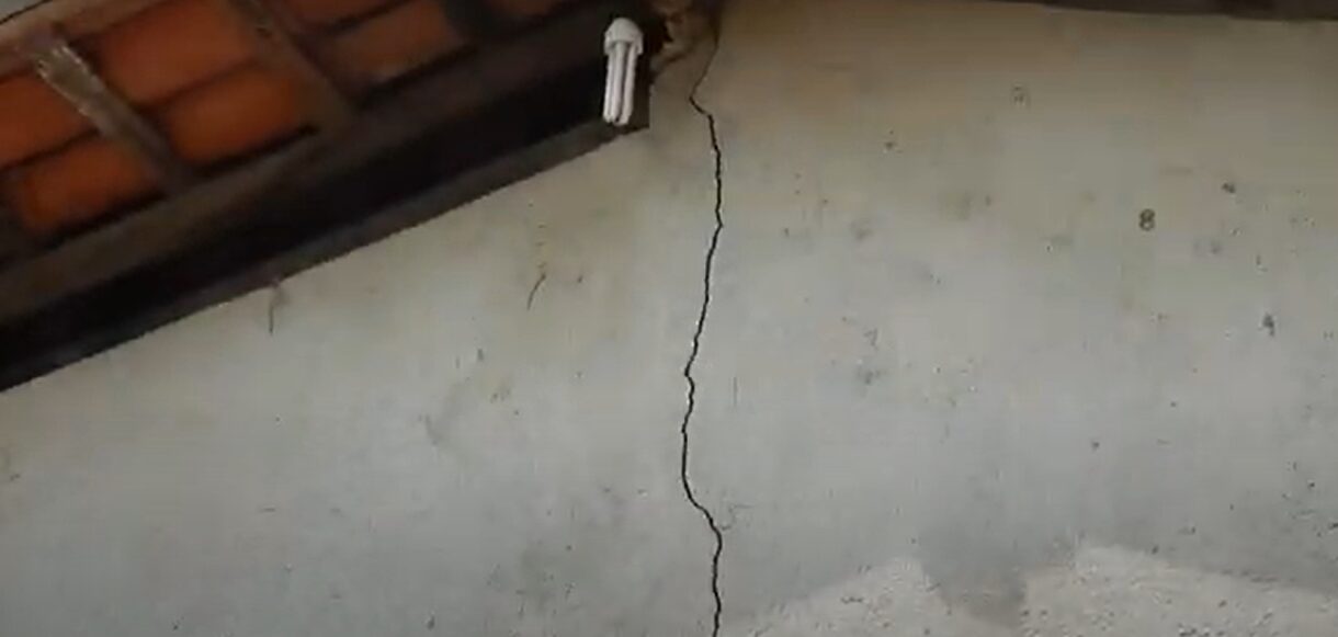 Grietas causadas por el balanceo. Foto: Canal UFRN