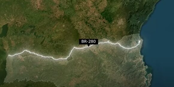 La ciudad es ruta para el Puerto de São Francisco do Sul, crucial para el escoamiento de la producción. Imagen del Canal Construction Time.