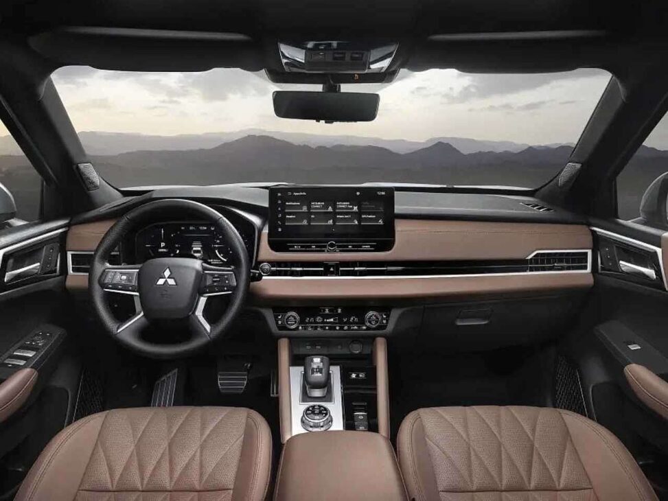 El Mitsubishi Outlander PHEV 2026 llega con hasta 26 km/l, siete asientos y tecnología híbrida que puede revolucionar el mercado brasileño de SUVs.