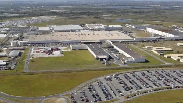 Montadoras chinas ocupan antiguas fábricas de Ford y Mercedes y rediseñan el futuro automotriz de Brasil con miles de millones en inversiones.