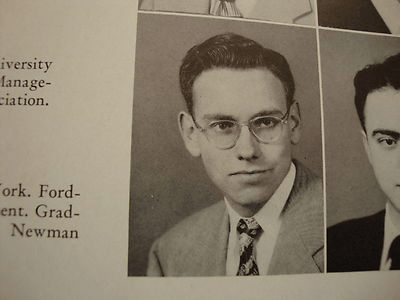 Foto de Warren Buffett en el anuario de la Columbia Business School, en 1951 - Reproducción WorthPoint