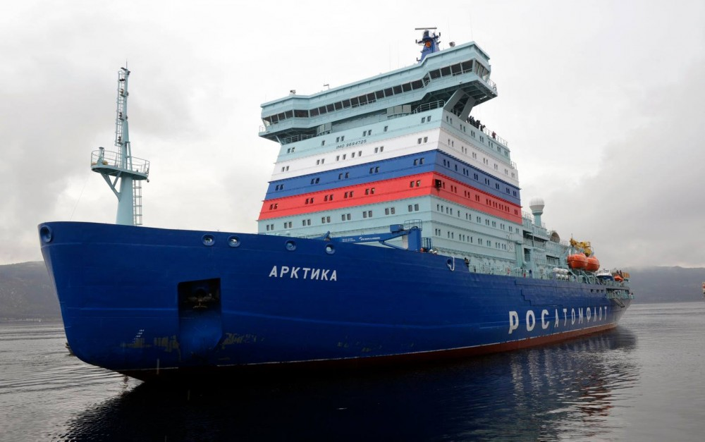 Descubre cómo el buque nuclear Arktika rompe hielo de 3 metros y mantiene rutas abiertas en el Ártico, desafiando el frío extremo con tecnología única.