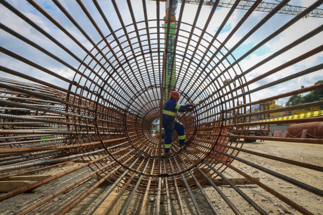 Día del Trabajador: las manos que construyen la Puente de Guaratuba - 30/04/2025 - Foto: Geraldo Bubniak/AEN