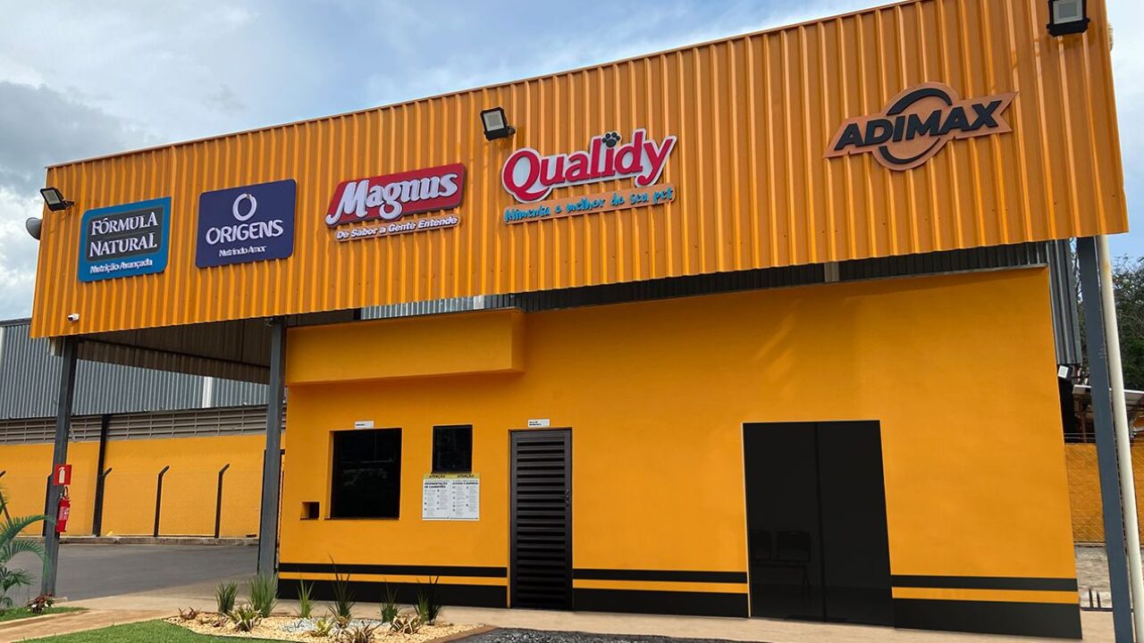 Com investimento robusto, geração de empregos e foco estratégico no Sul do Brasil, a Adimax fortalece sua presença no mercado de alimentos pet com uma nova fábrica em Mandirituba, no Paraná.