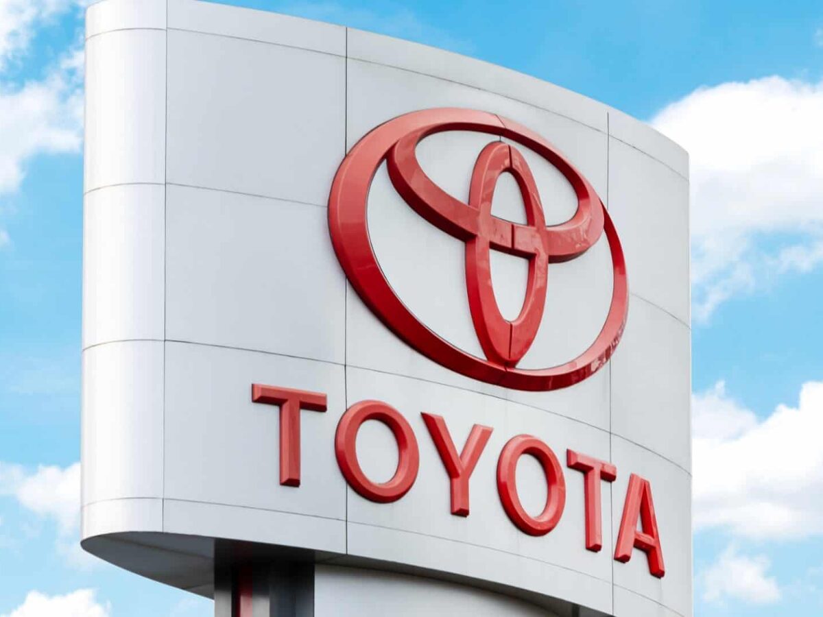 Com aporte de mais de R$ 10 bilhões, nova unidade da Toyota em Xangai promete acelerar produção de elétricos e híbridos da Lexus, mirando a liderança no maior mercado automotivo do mundo.