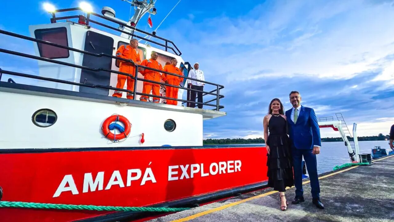 Bautizo del navío Amapá Explorer